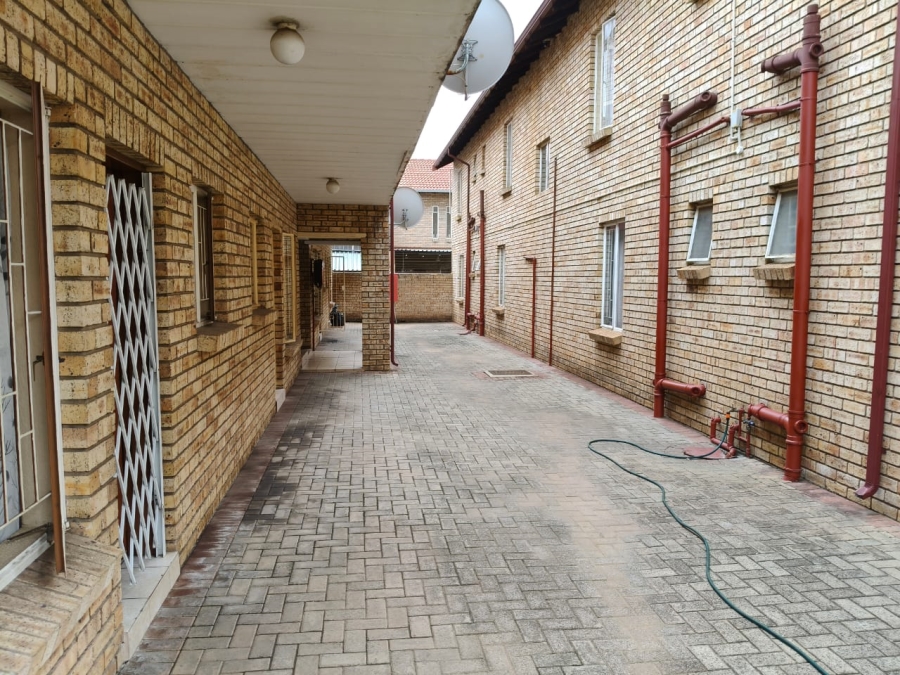 1 Bedroom Property for Sale in Rustenburg Central North West